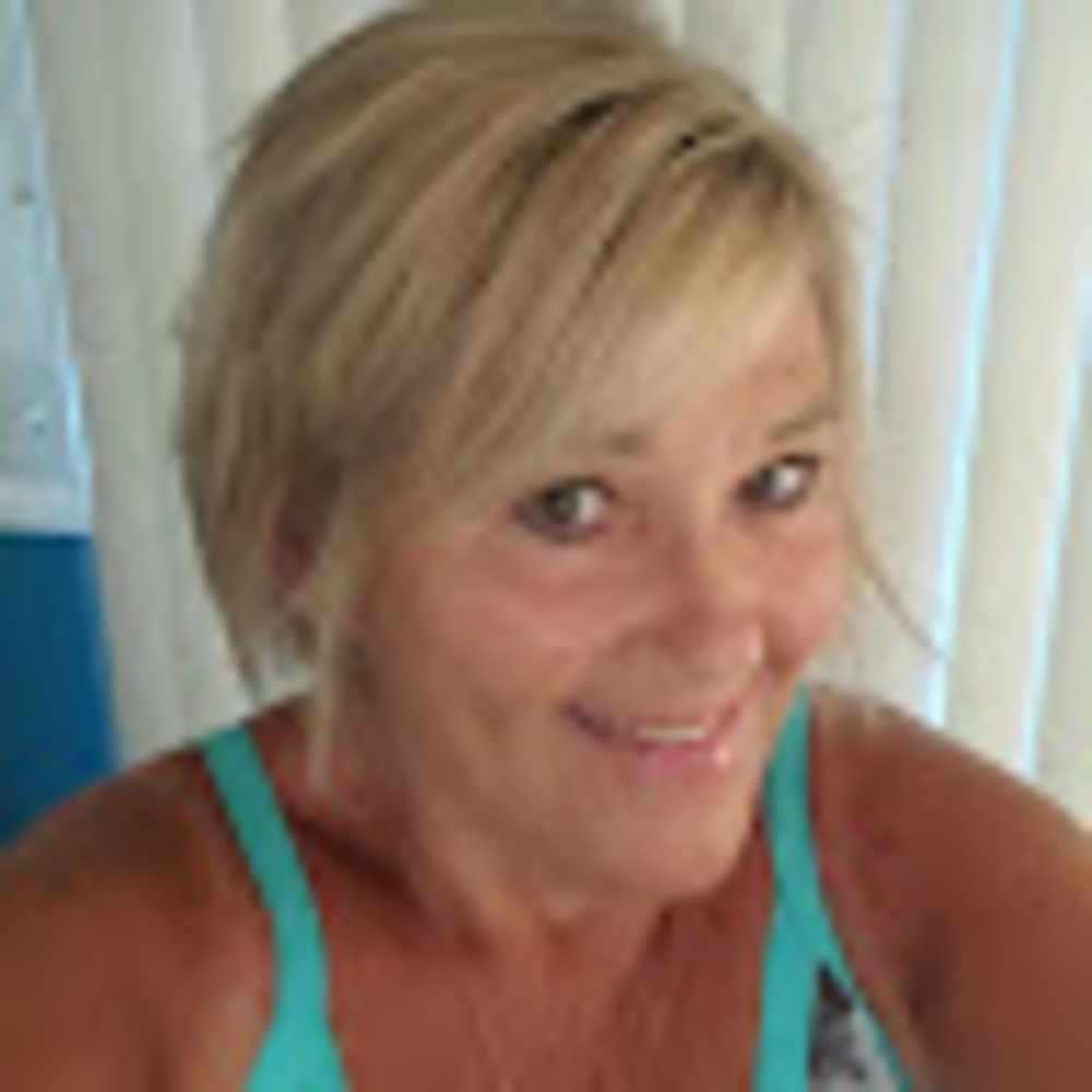 Meet your Posher, Debi